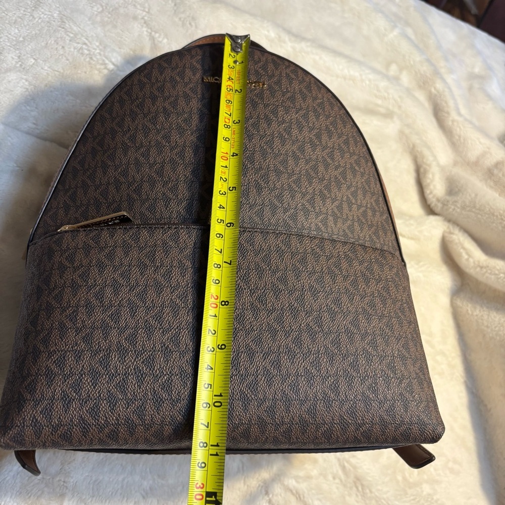 Sale! NWT Michael Kors Backpack Sheila Signature MK Brown Tan Leather Gold HW - Picture 16 of 16